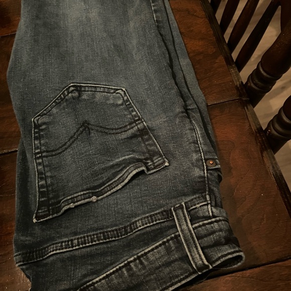 Levi Jeans-30X32 - Picture 3 of 5
